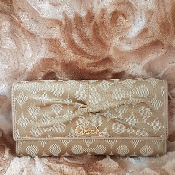 AUTHENTIC COACH COLLECTION NOW ON POSHMARK! $328 Coach Parker Op Art Wallet - Picture 1 of 7